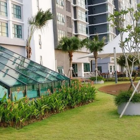 Cozy Seaview Studio At Imperium Residence Tanjung Lumpur Kuantan Eksteriør bilde